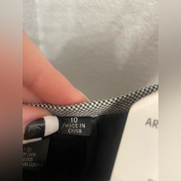 Tahari NWT Arthur S. Levine In Black/White Skirt Size 10 - Picture 5 of 6